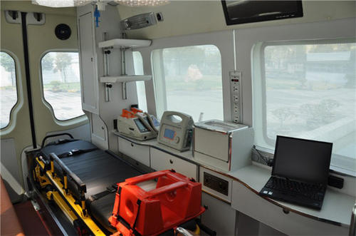 福泉市救护车内部